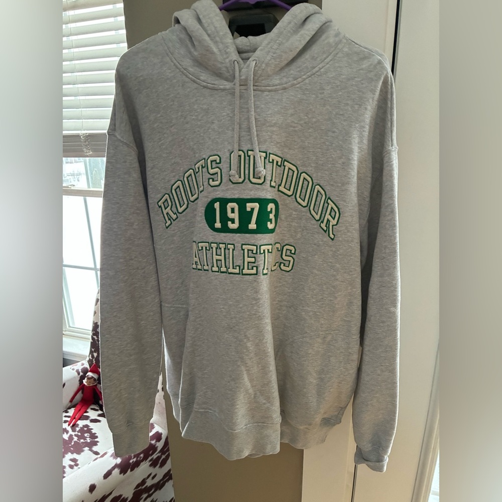 never worn size large roots sweatshirt 1973
